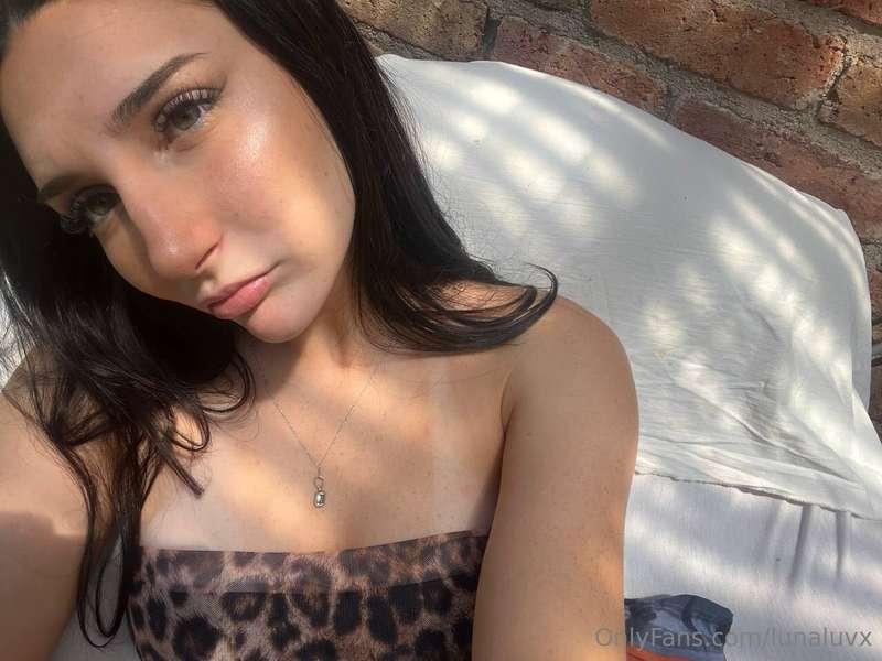 hellooooo :)