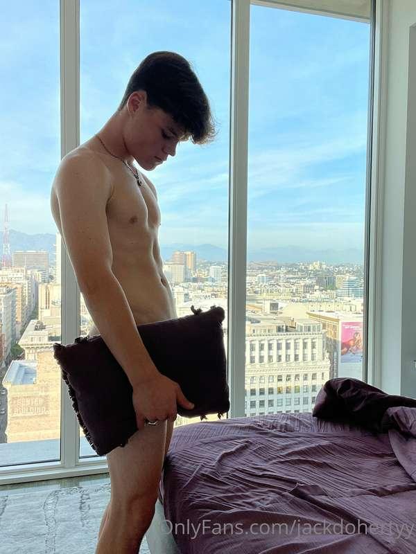 In the mood to get ur ass fucked🫢