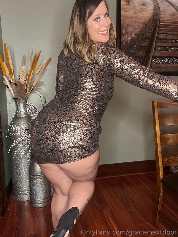 Bending over slowly 🥵 😉