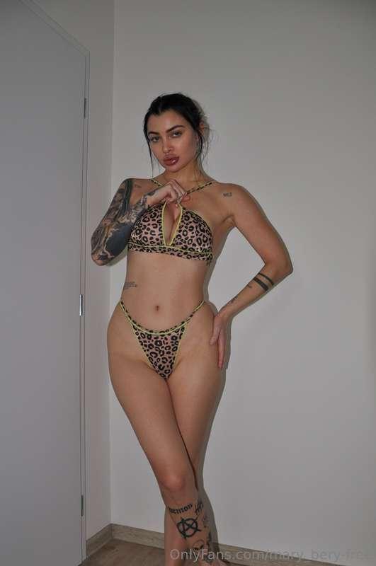 New day, new look, what do you think of this wild style?🖤🐆Ra..