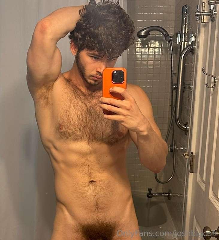 I thought about trimming then I deceded...better not 🥵