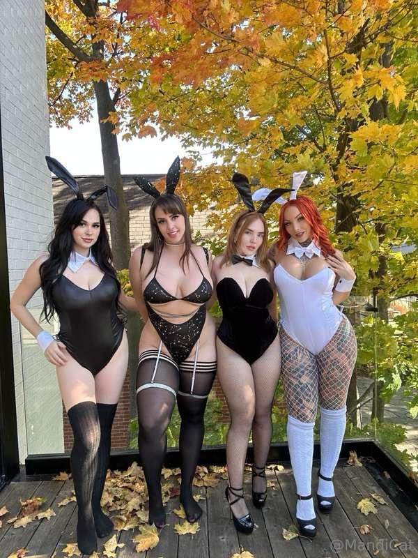Playboy bunnies at your service 🐰 @rixiapremium @jesse_switc..