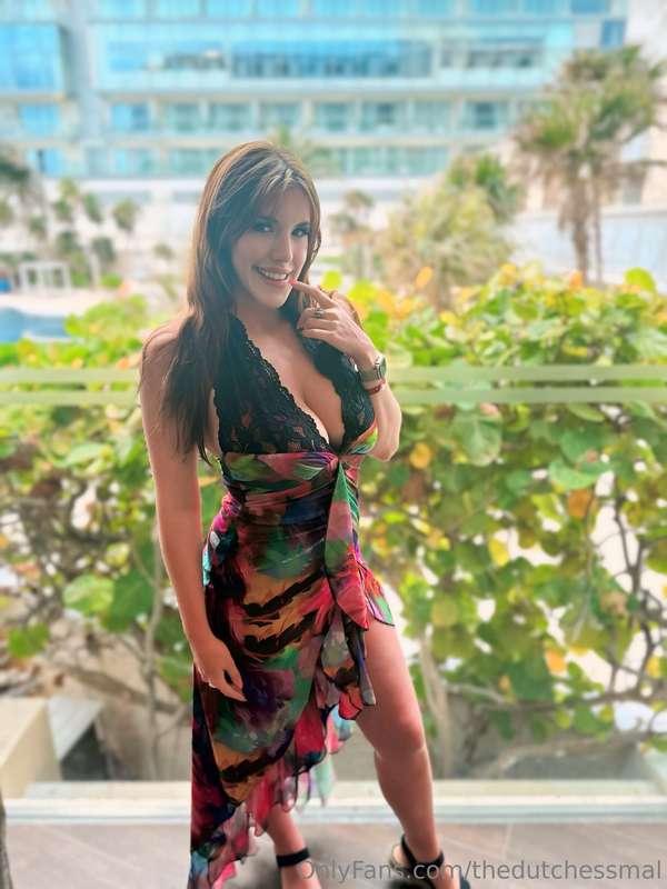 So many beautiful outfits, being in the sun and in the nice ..