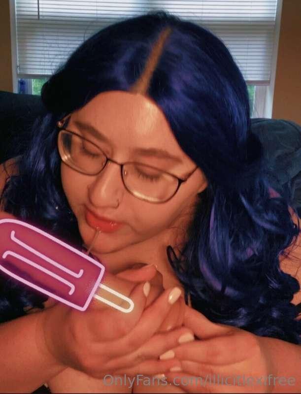 Slobber on the dick👅