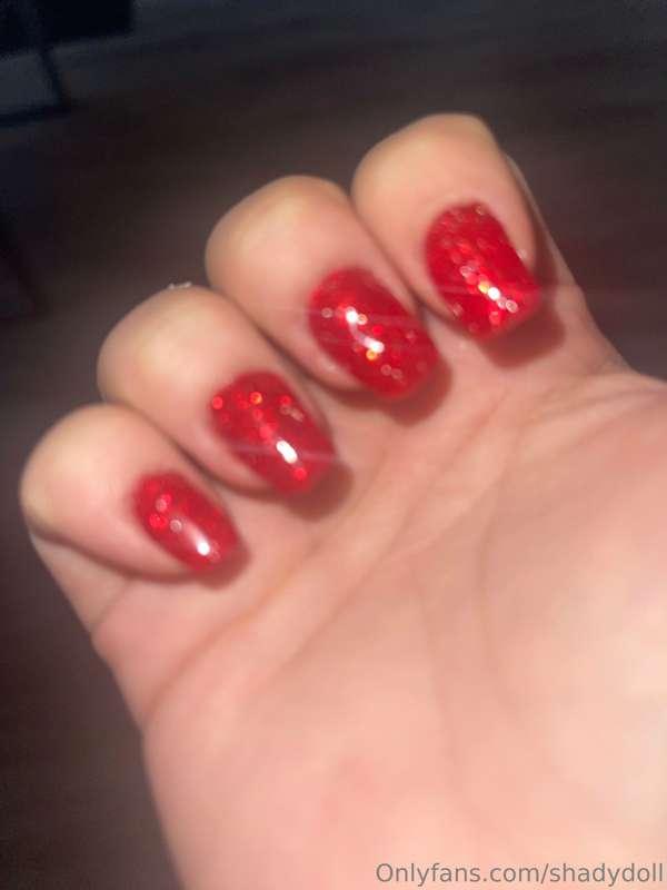 Baby….I don’t like my nails 😭💔 will you help me to get them ..