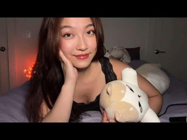 ASMR Show n Tell In Bed 🫶🏻🥰 Describing Items In GREAT Detail