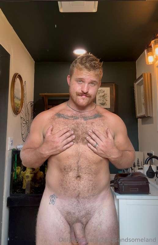Happy humpday! This dick and the person it’s attached to tur..