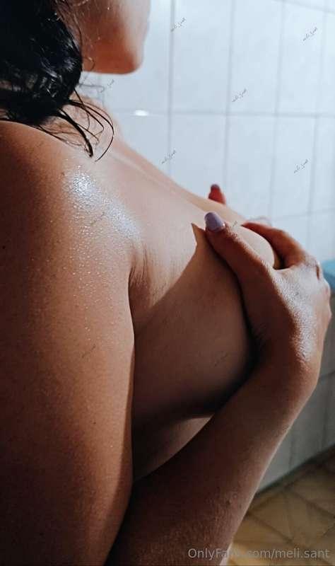 Ellas nunca deben faltar en una sesión...  Disfrutando cada ..