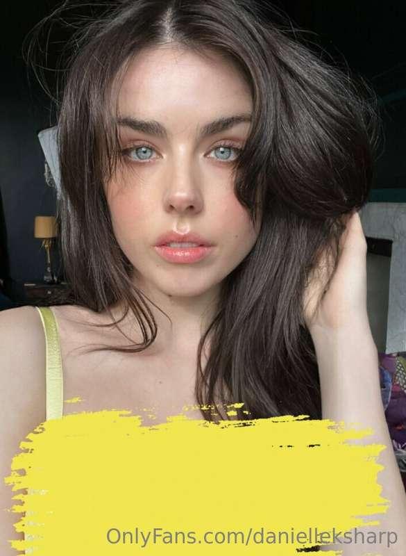 Selfie bundle coming tonight for todays Sunday Special 💛