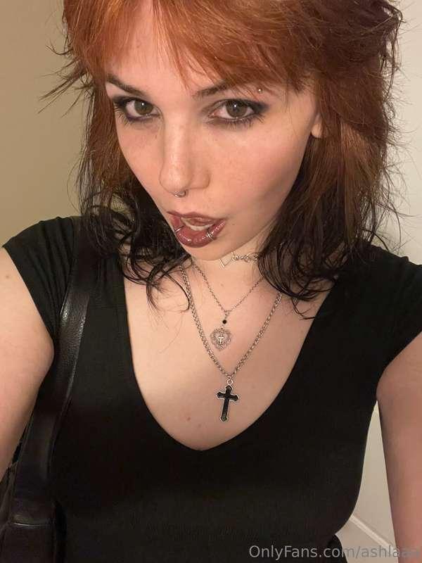 Just some selfies :3 any of you wanna buy me stuff on my wis..