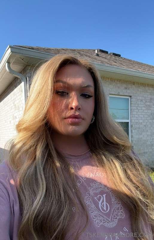 Come give your mommy a kiss 💋 