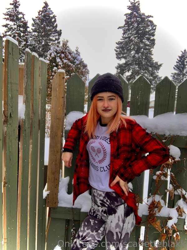 Such a beautiful snow day it deserved some photos❄️
I hope e..