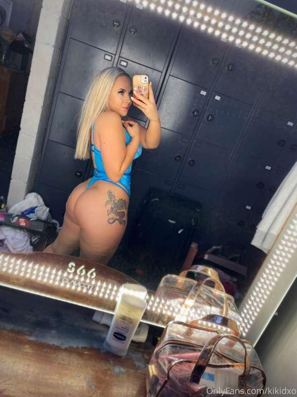𝗕𝗲𝗵𝗶𝗻𝗱 𝘁𝗵𝗲 𝗽𝗲𝗮𝗰𝗵..
Shooting and camming today @ Studio 66 📸