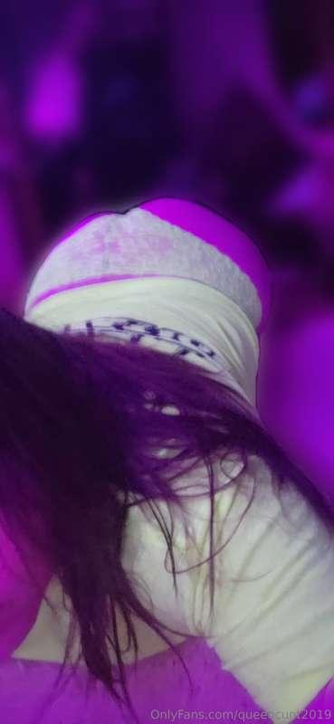 Super bored . Entertain me!