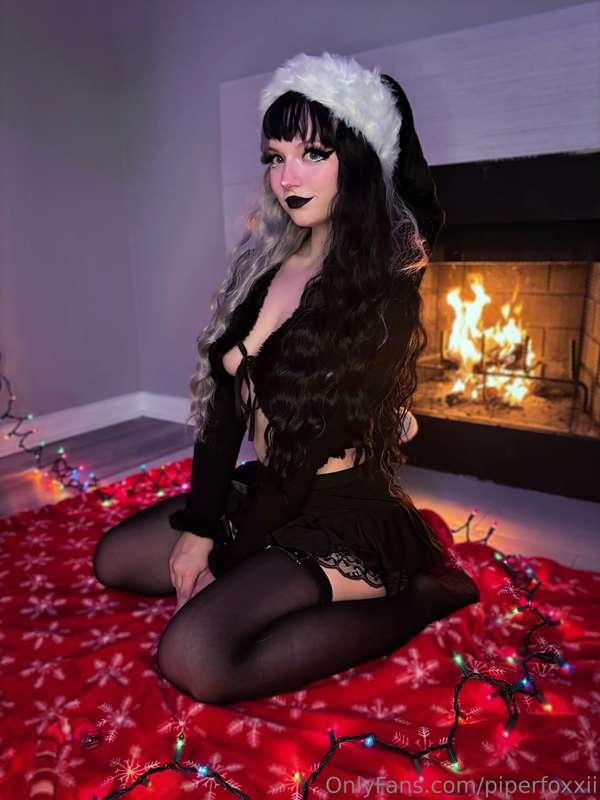 Ummm… the anti Santa maybe? 🖤🖤