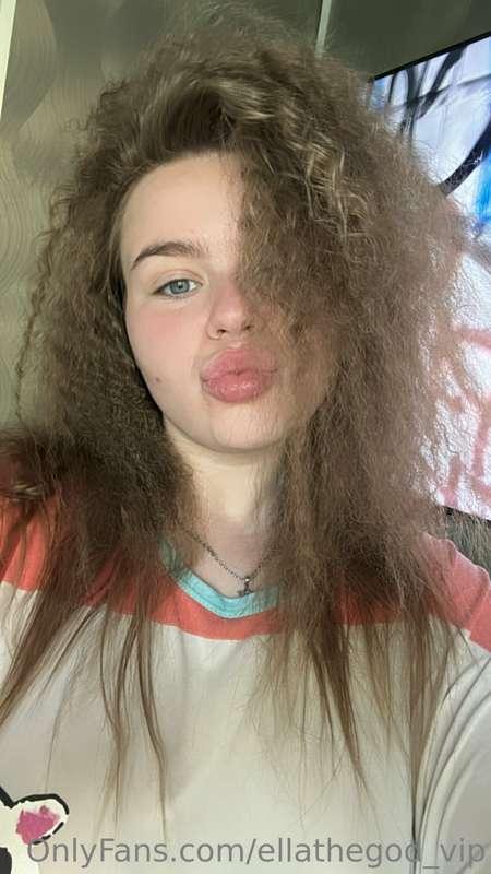 What a cutie😇, haha, no one will even say that I'm so spoile..