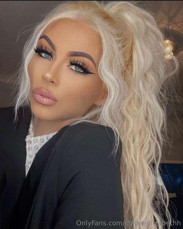 Hey gorgeous Xxhttps://onlyfans.com/chloeelizabethxo/c2