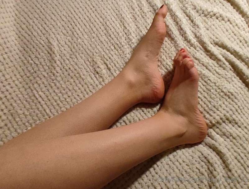 Relaxing all alone.. 😏