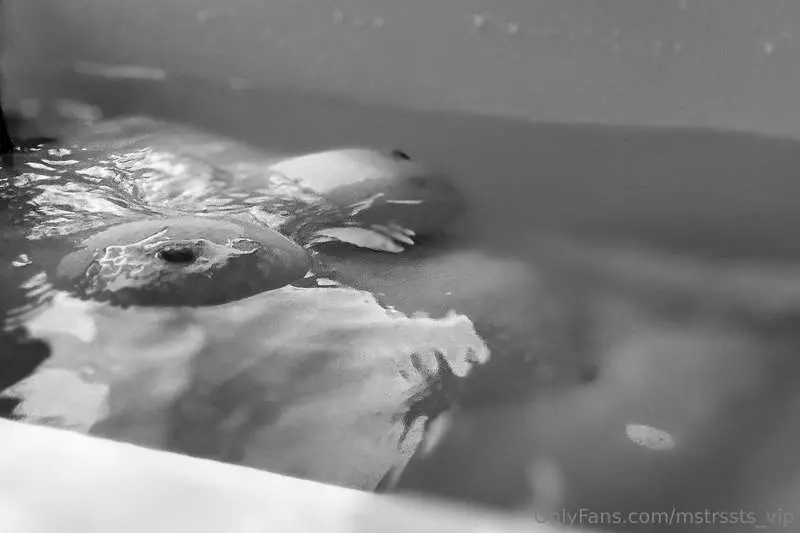 I have a naughty new story from the bathtub, baby. Check you..