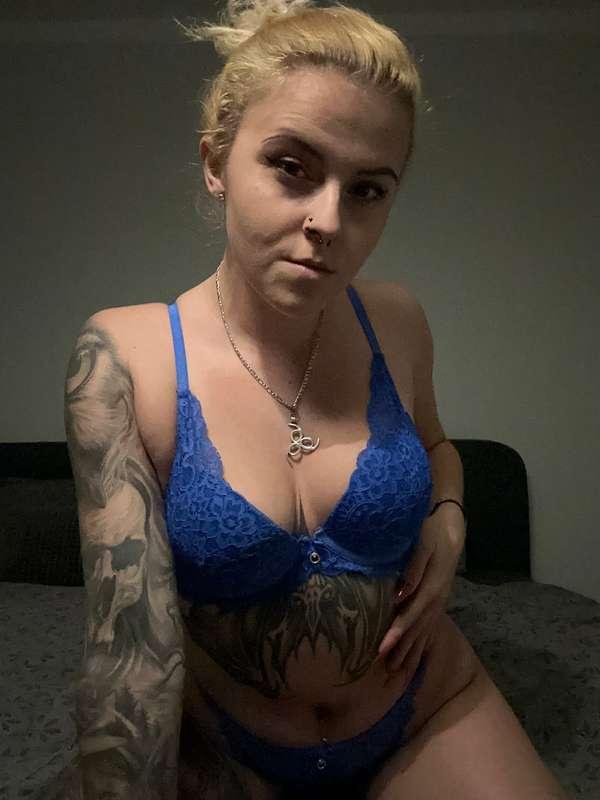 🇩🇪 Stell dir vor, ein Solo-Video von Silv - Silv Official, w..