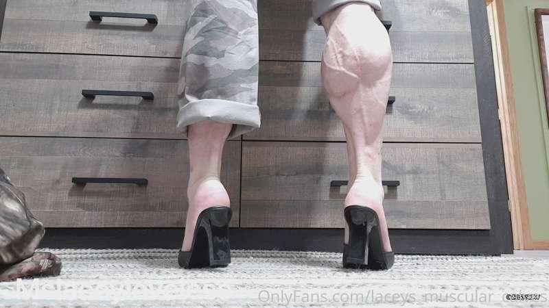 laceys_muscular_calves image #13