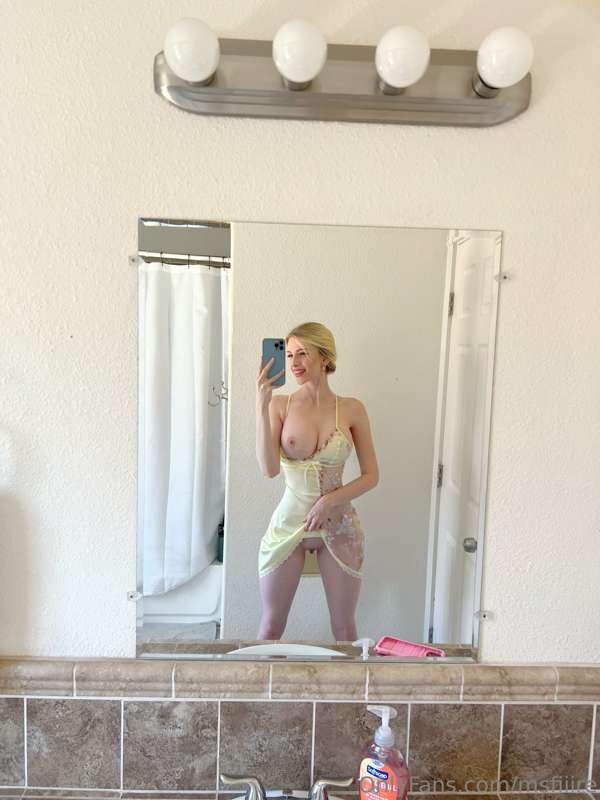 💛Would Daddy Tuck His Thick Blonde In?💛