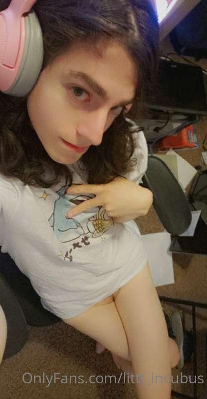 Me and whats between my thighs ;3