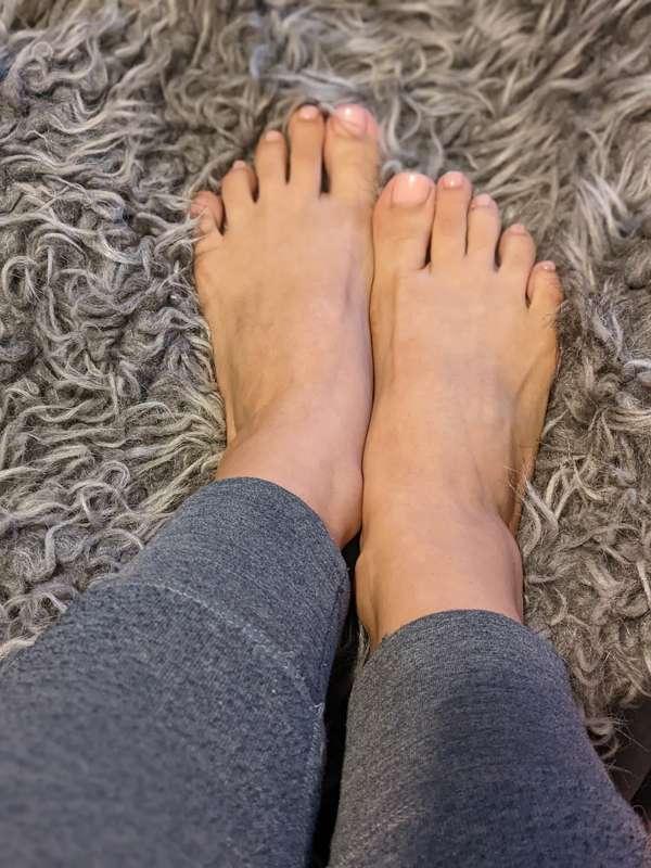 Toes!