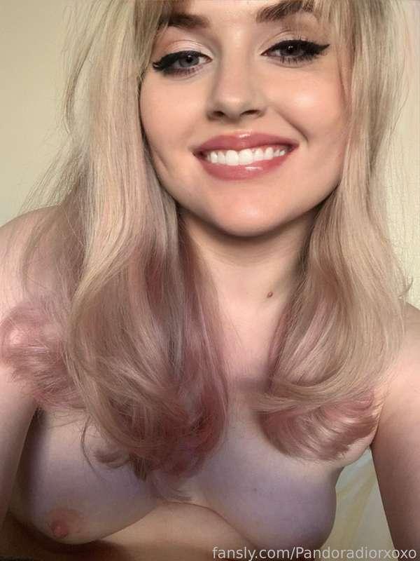 pandoradiorxoxo image #0