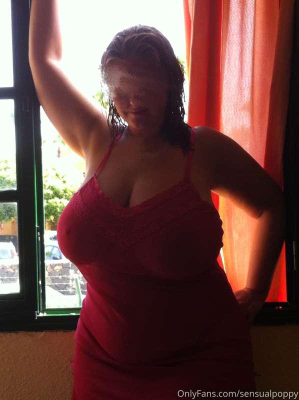 body in front of the window !!