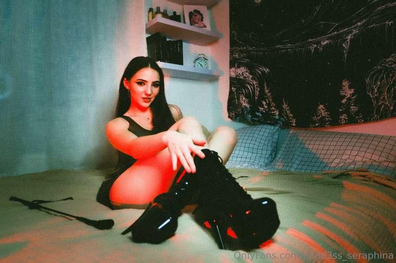 godd3ss_seraphina image #0