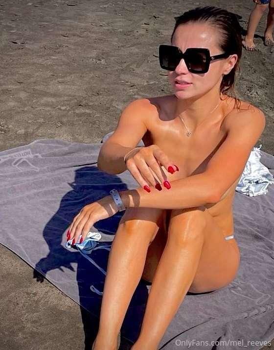 Beach day 🌞 check your messages for more 😘