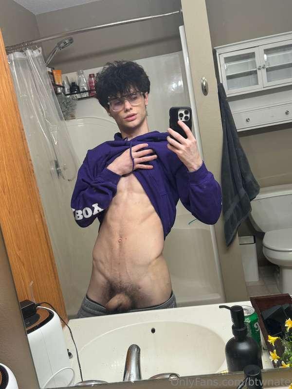 Livestream in a half hour be ready to see me jerk ;)
