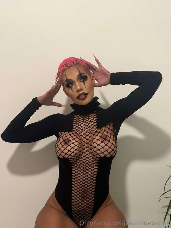 Idk how many costumes I have for Swalloween🎃👻