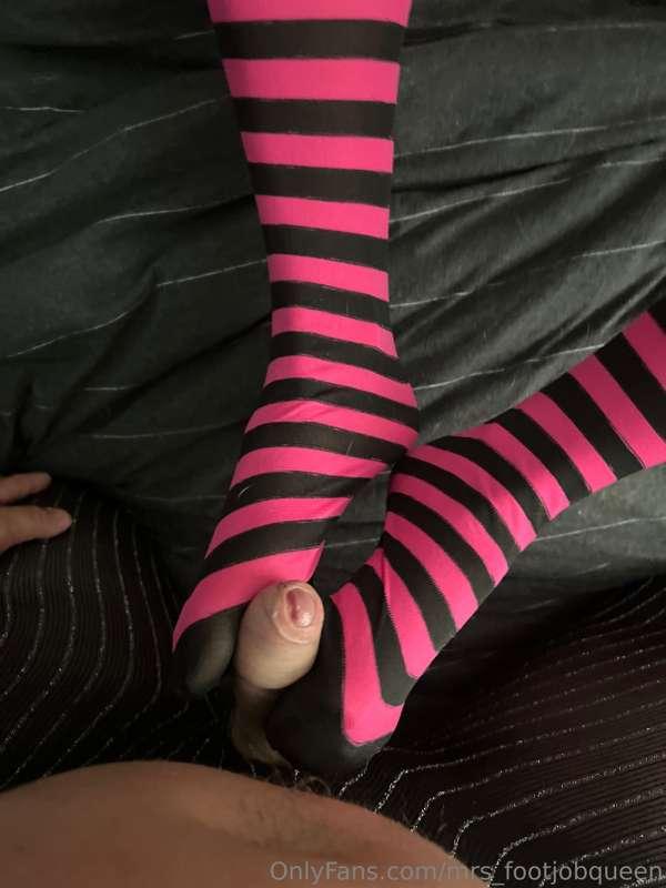 mrs_footjobqueen image #0