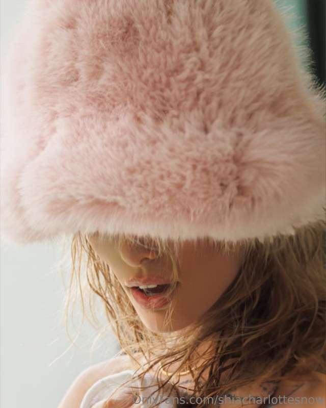 Pretty in pink💞 Cuddles anyone?