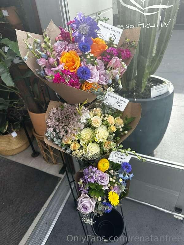 Buy me flowers?💐