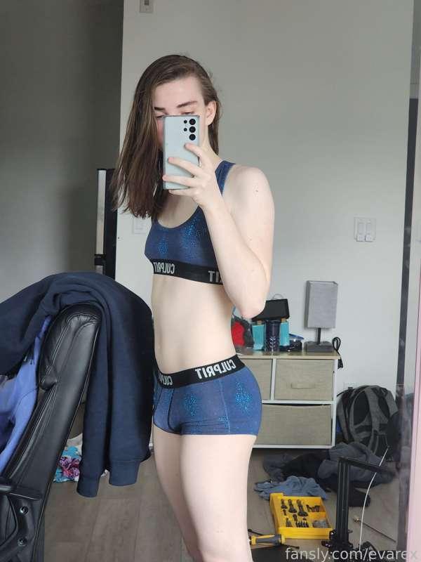 love this matching fit, shows me off so well 😜