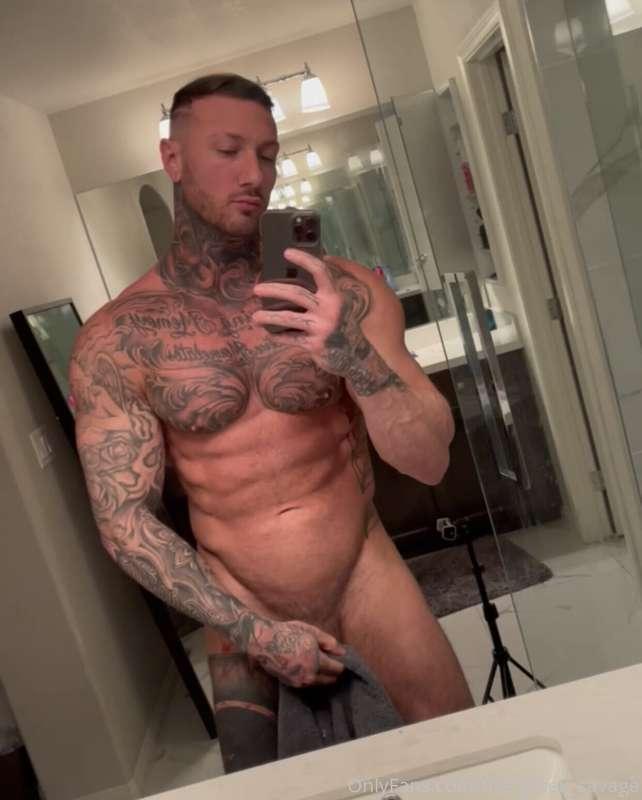 Be good for daddy and make this big cock get nice and hard 😈..