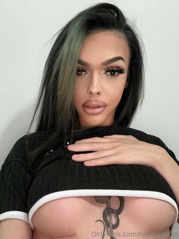 Új hajszín🖤💚🍒💋 Privit, nézzétek elküldtem mindenkinek az új ..