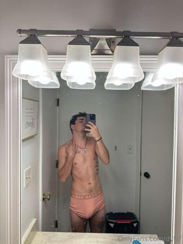 What are you doing today?   @dylvip gonna post some new stuf..
