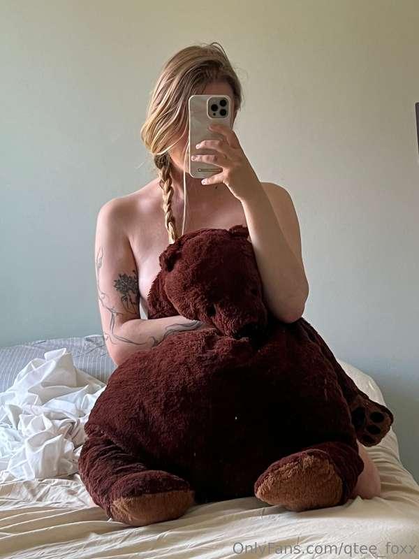 Send me a DM if you want to see me without the teddy bear 🙈