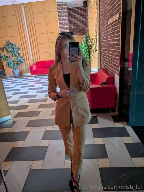  Do you think a business style suits me? I love this color s..