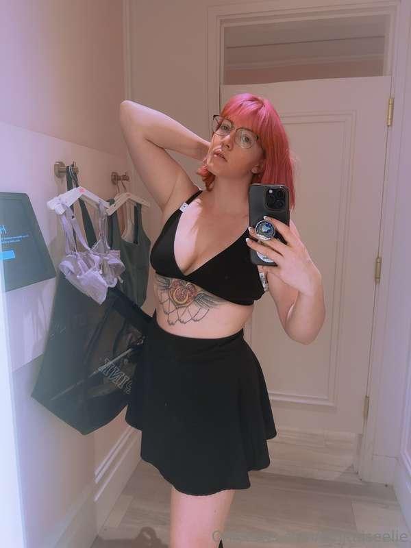 Went bra shopping today! If I get $50 in tips I’ll go panty ..
