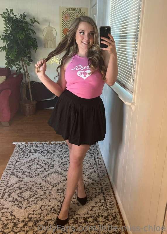 Curvy Barbie, come undress me? 💕