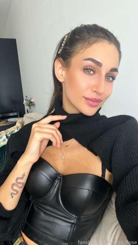 victoria_rose image #0