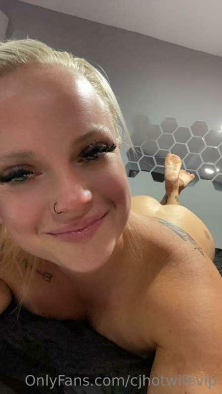 Smile if you're feeling horny!! 😊