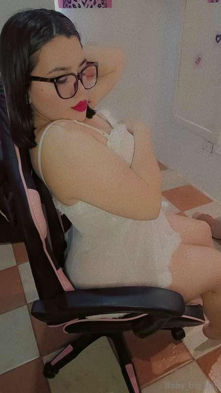 I look sexy in white 💖