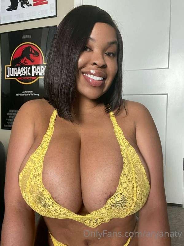 A juicy pic for the fans out there 👀