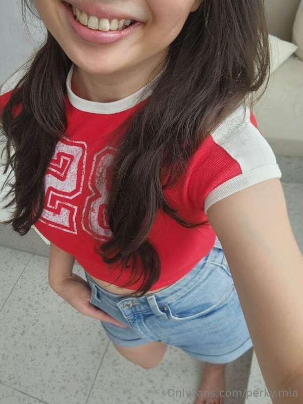 flashing you a warm smile and a soft pair of tits to start y..